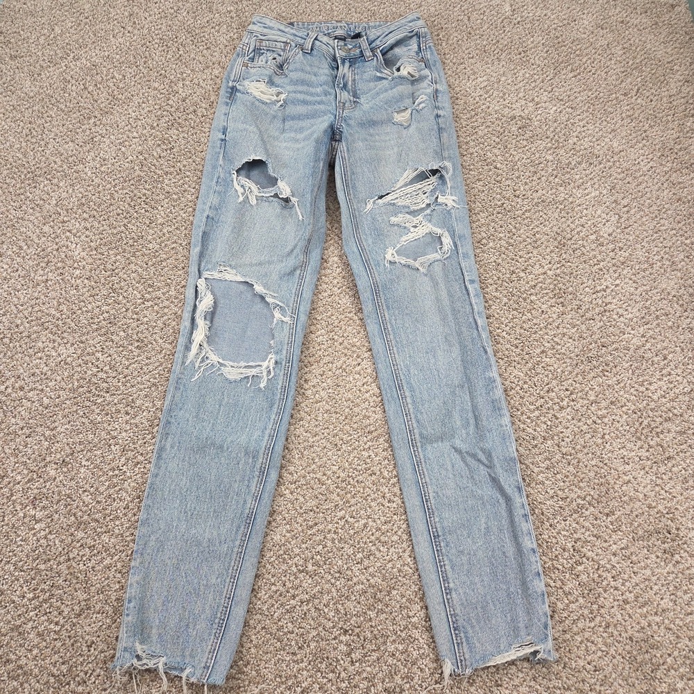 American Eagle Strigid Light Wash Mom Jeans Distressed Ripped Raw Hem 00 LONG